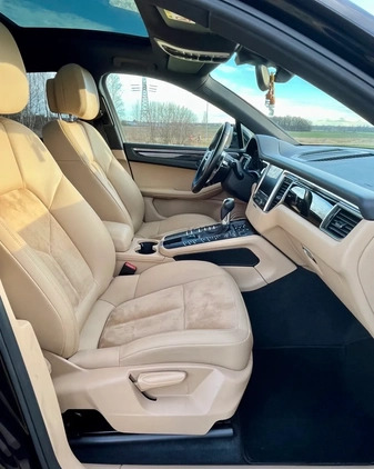 Porsche Macan cena 157800 przebieg: 114000, rok produkcji 2016 z Niemodlin małe 704